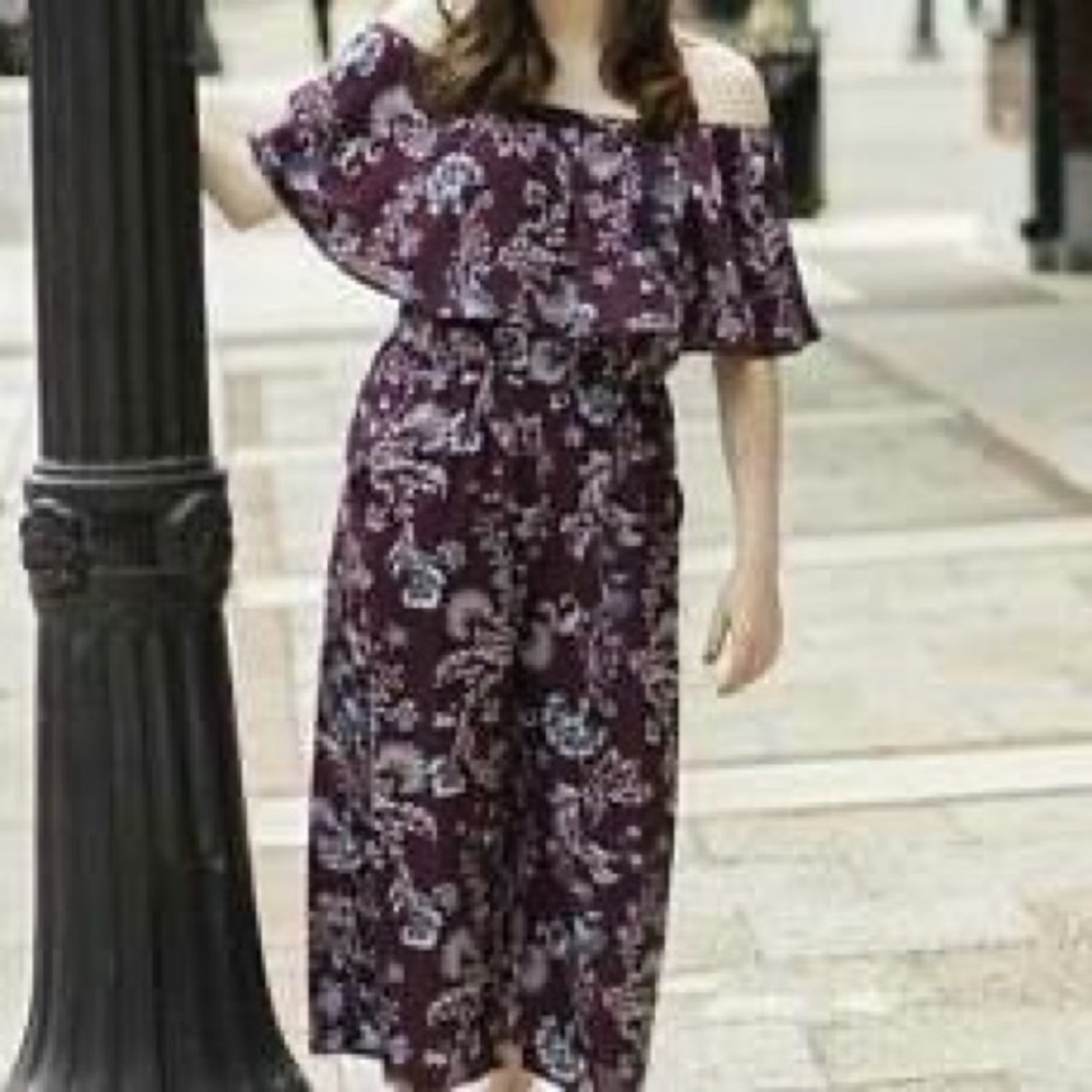 Everly Off-Shoulder Capri Jumpsuit